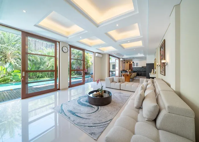 Ellyne By Nagisa Bali Villa *